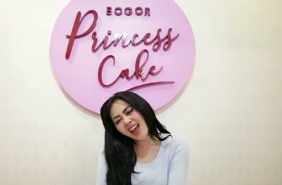 'Princess Cake' Siap Go International, Syahrini Tampil Bak Ratu di Malaysia