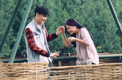 Pamer Syuting Adegan Romantis Ini, Fans Heboh Bahas Prilly Latuconsina Bakal Balik ke SCTV?