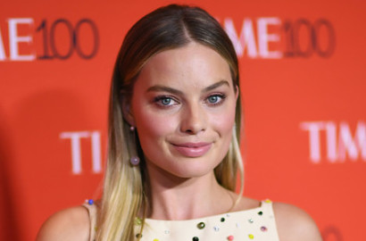 Beda 180 Derajat, Si Cantik Margot Robbie Waktu SMA Ternyata Dulunya Seperti Ini