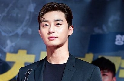 Ucapkan Terima Kasih untuk Penonton 'Midnight Runners', Lucunya Park Seo Joon Pamer Pose Ini
