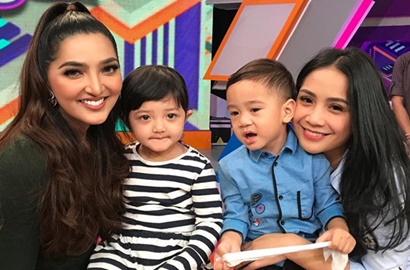 Ashanty dan Nagita Foto Ala Mama Cantik, Netter: Wah Calon Besan