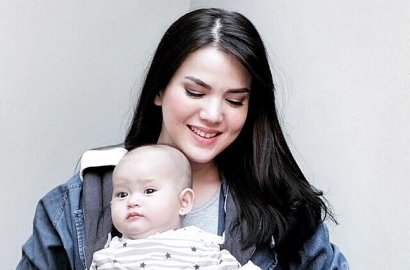 Cantiknya Bayi Bule Alice Norin Bikin Gemas, Bola Matanya Jadi Sorotan