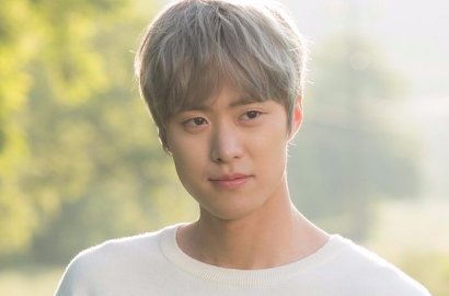 Fashion Keren Gong Myung Bikin Betah Nonton 'Bride of the Water God'?