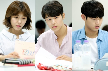 Siap Dikelilingi Brondong Ganteng, Cantiknya Ha Ji Won di Foto Karakter 'Hospital Ship'