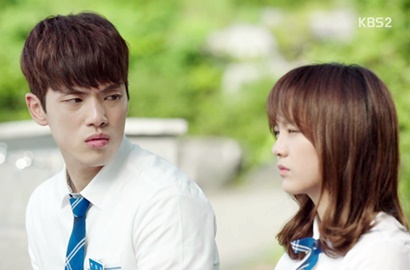 Kim Jung Hyun Kirim Kode Cemburu Ini, Imutnya Sejeong Malah Tak Peka di 'School 2017'