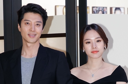 Gandengan Mesra dan Tampil Serasi, Lee Dong Gun-Jo Yoon Hee Mulai Tuai Dukungan