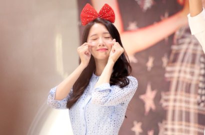 Manisnya, Fans Cewek Nekat Lamar Yoona di Fansign Pertama SNSD