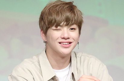 Tak Sengaja Lakukan Ini ke Fans, Reaksi Kang Daniel Wanna One Bikin Netter Gila