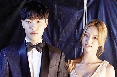 Foto-Foto 'Kencan' Beredar, Ryu Jun Yeol dan Hyeri Girl's Day Beneran Pacaran?