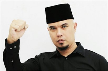 Mendadak Jualan Kaus, Ahmad Dhani Panen Komentar Nyinyir dari Netter
