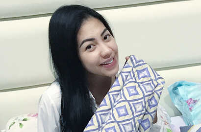 Sebut Dirinya Ibu, Kezia Karamoy Tak Lagi Tutupi Sudah Melahirkan?