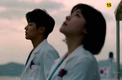 Ha Ji Won Kalang Kabut Jadi Dokter, Kang Min Hyuk Malah Liburan di Teaser 'Hospital Ship'