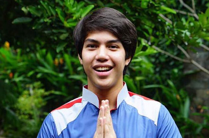 Unggah Pesan Bijak Diduga Sindir Akun Gosip, El Rumi Balik Dinasihati Netter
