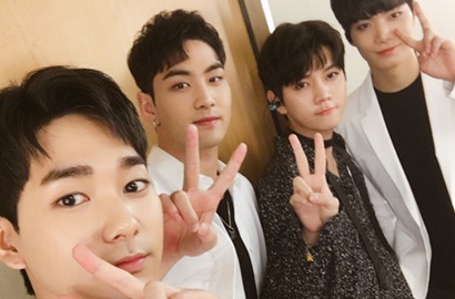 Bikin Baper, Fans Nangis NU'EST Tampil Perdana di Acara Musik Sebagai Unit
