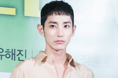 Perdana Sapa Fans, Lee Soo Hyuk Malah Cemberut di Camp Militer