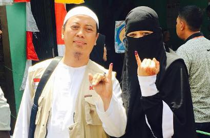 Isu Cium Backing Vokal Diduga Istri Siri, Kisah Opick Mirip Skandal Dhani-Mulan