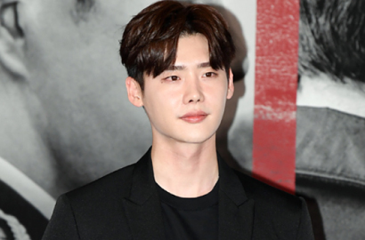 Sempat Salahkan Agensi Jadi Penyebab Ditundanya Fanmeeting, Lee Jong Suk Menyesal?