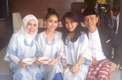 Jalan Bareng Keluarga, Penampilan Adik Ayu Ting Ting Jadi Sorotan