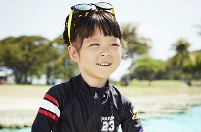 Setia dengan Poni Cepak, Choo Sarang Makin Cantik dan Tinggi di Foto Baru