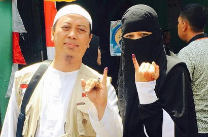 Jalan Bareng ke Makassar, Opick dan Istri Pertama Kompak Gembok Akun Instagram