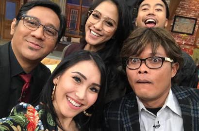 Ketemu Sule dan Andre Taulany, Sumpelan Dada Ayu Ting Ting Bikin Salah Fokus