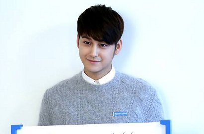 Senyum Tersembunyi di Foto Ini, Kim Bum Puji dan Dukung 'VIP' Lee Jong Suk cs