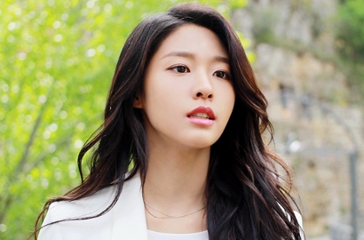 Seolhyun Tampil Cantik di Acara Bincang-Bincang Film, Netter Malah Ejek Warna Kulitnya