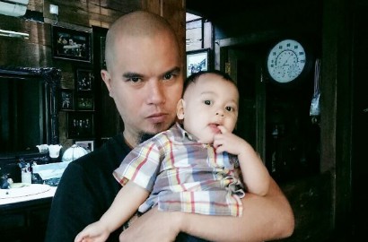Ahmad Dhani Malu-Malu Digoda Soal 'Maia', Curhat Kasus Mulan Belum Diproses