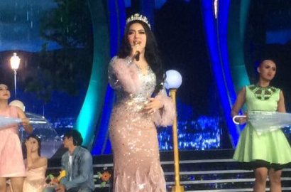 Bahagia Rilis Lagu Baru 'Wanita Lain' di HUT SCTV 2017, Ini Komentar Syahrini