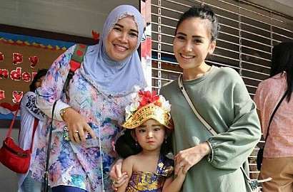 Ngaku Tak Pamer Foto Bilqis Bugil Karena Takut Pedofil, Ayu Ting Ting Bohong?