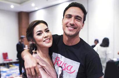 Kode Malam Pertama, Raisa Digoda Pakai Gaun Motif Sperma di Depan Hamish