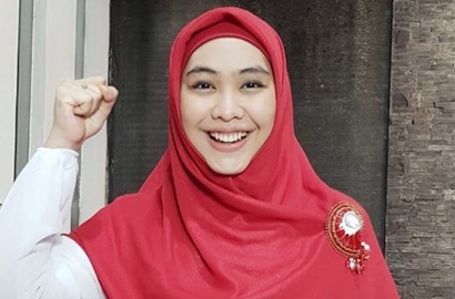 Berbadan Dua, Oki Setiana Dewi Siap Berangkat Haji