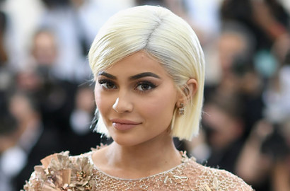 Seumuran dengan Ariel Tatum, Kylie Jenner Sudah Berani Tampil Bugil di Majalah