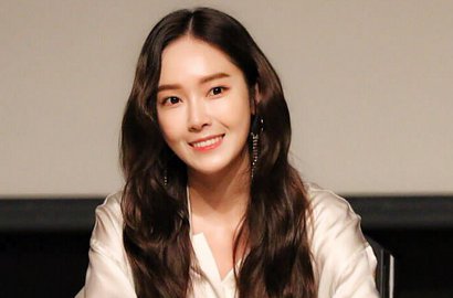 Jessica Pakai Rok Super Mini, Sikap Bodyguardnya Ini Jadi Sorotan