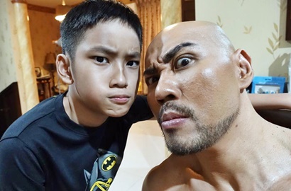 Foto Azka Jadi 'Korban', Diam-Diam Deddy Corbuzier Ciduk Pemilik Akun Paedofil?