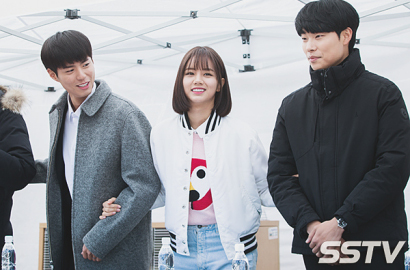 Sebut Hyeri Istri Cantik, Bo Gum Sengaja Bikin Jun Yeol Cemburu di Acara Ini?