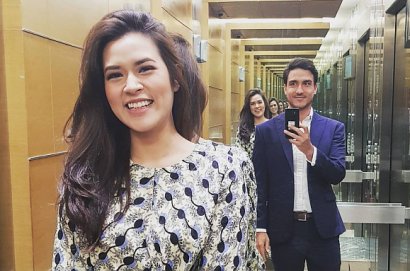Jalani Upacara Adat Sunda, Tatapan Hamish Daud pada Raisa Bikin Meleleh
