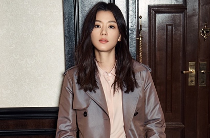 Polos Hingga Elegan, Intip Pose  Andalan Jun Ji Hyun Saat Selca