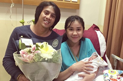 Bungkam Soal Isu Hamil di Luar Nikah, Livia Teenebelle Pilih Sibuk Rawat Anak
