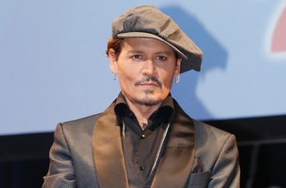 Terbelit Hutang Miliaran Rupiah, Johnny Depp Bolak-Balik Jual Tanah Milik Ibunya