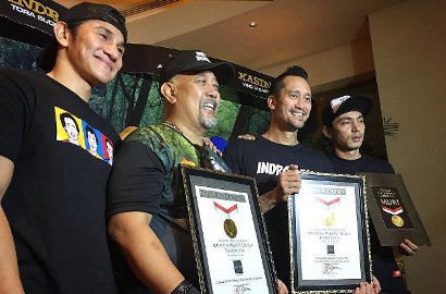 Promosi Besar-Besaran Hingga Lukis Poster di Pesawat, 'Warkop DKI 2' Dapat MURI