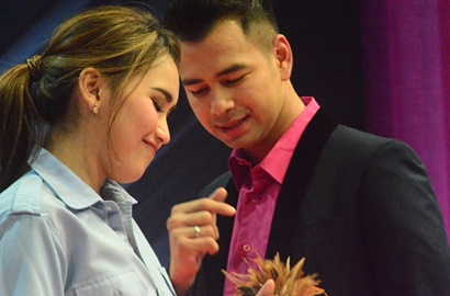 Raffi Ahmad Pamer Bulu Halus di Perut Bawah, Ayu 'Kode-Kode' Ingin Hamil Lagi?
