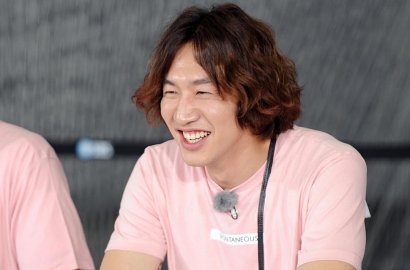 Tiba di Yogyakarta, Lee Kwang Soo Siap Jalani Hukuman 'Running Man'