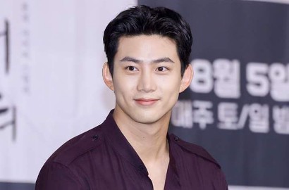 Siap-Siap Kangen, JYP Ungkap Taecyeon 2PM Sudah Wamil Diam-Diam