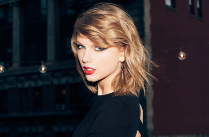Tampil Seksi di Pernikahan Sahabatnya, Taylor Swift Dicemooh Fans Gara-Gara Ini