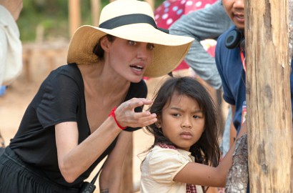 'First They Killed My Father' Dinilai Sebagai Karya Terbaik Angelina Jolie