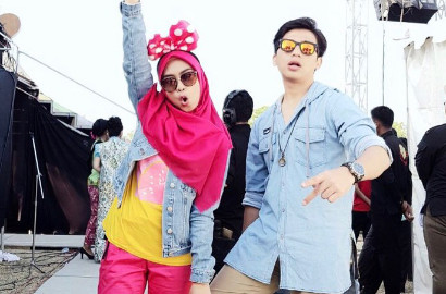 Kini Jadi Salah Satu Host Baru, Intip Gaya Heboh Ria Ricis saat Pandu 'Inbox'