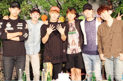 Usai Rayakan 9 Tahun Debut, Member 2PM Kompak Antar Taecyeon Wamil