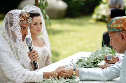 Ganteng, Sosok Misterius di Pernikahan Raisa-Hamish Bikin Salah Fokus