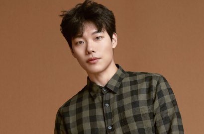 Wow! Sebelum Beken Ryu Jun Yeol Pernah Kerja Jadi Staf Konser SHINee